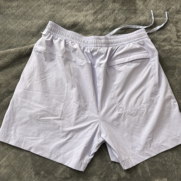 Lululemon Bowline Short 5" *Stretch Ripstop - Lavender size Medium - Picture 3 of 4